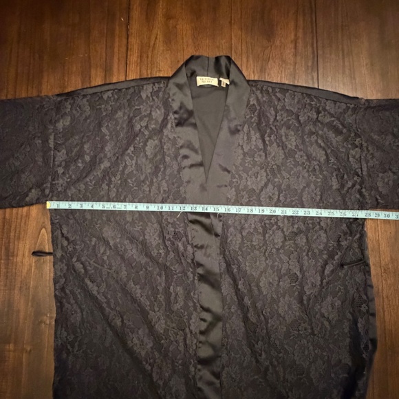 Vintage Victoria's Secret Gold Label Romantic Black Lace Robe, One Size - Picture 3 of 12